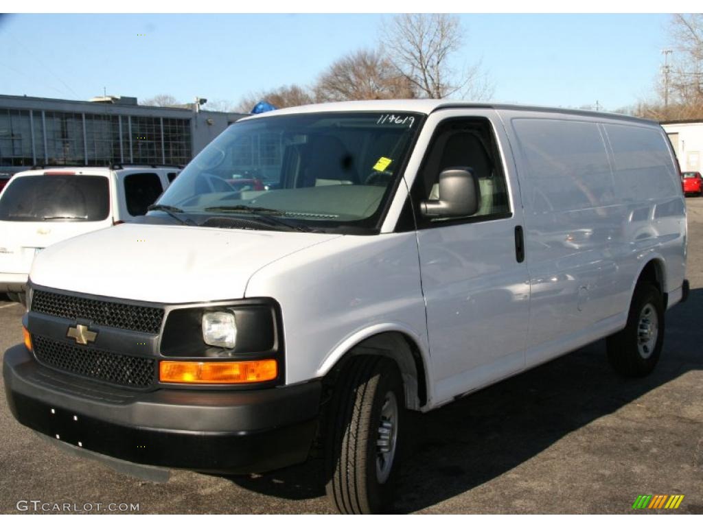 Summit White 2010 Chevrolet Express 2500 Work Van Exterior Photo #40666371