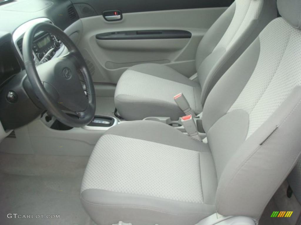 Gray Interior 2008 Hyundai Accent SE Coupe Photo #40671182