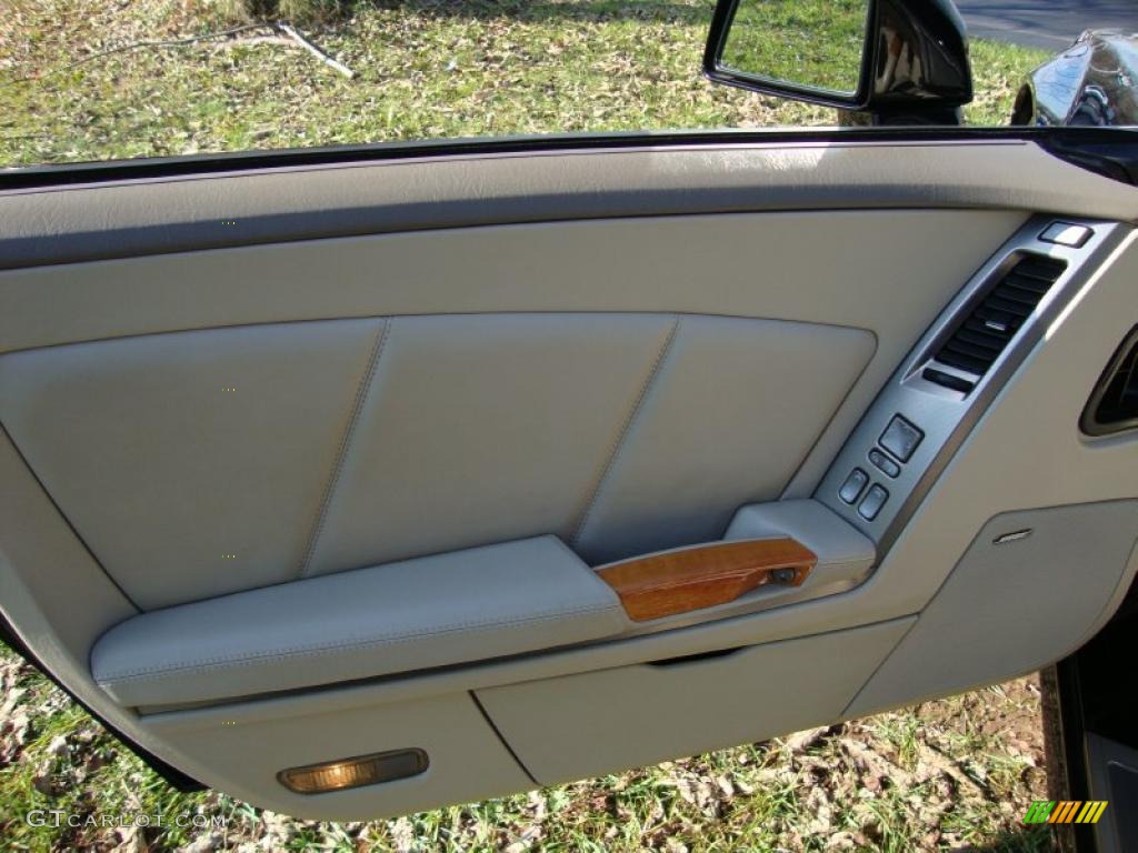 2004 Cadillac XLR Roadster Shale Door Panel Photo #40672554