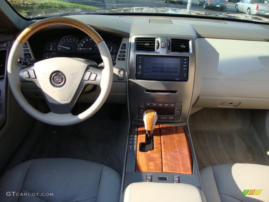 2004 Cadillac XLR Roadster Shale Dashboard Photo #40672698