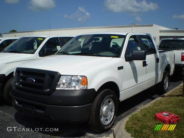 2008 F150 XL SuperCrew - Oxford White / Medium Flint Grey photo #1