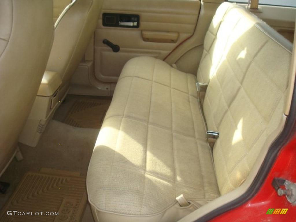 Tan Interior 1996 Jeep Cherokee SE Photo #40675070