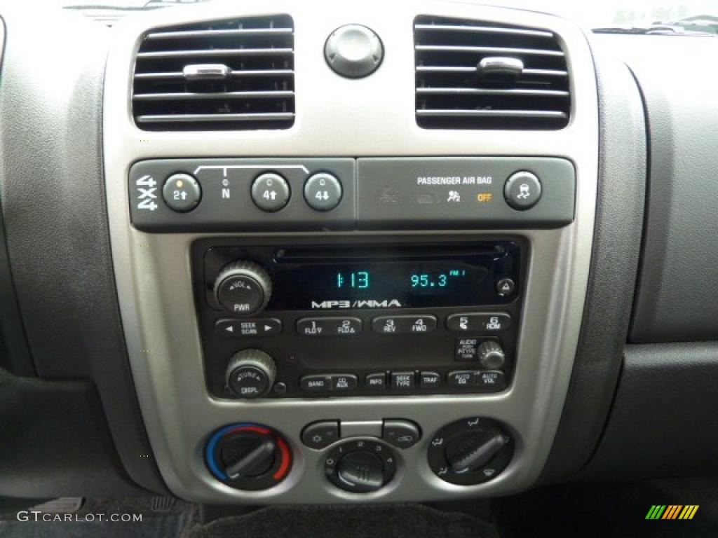 2011 Chevrolet Colorado LT Crew Cab 4x4 Controls Photo #40675170