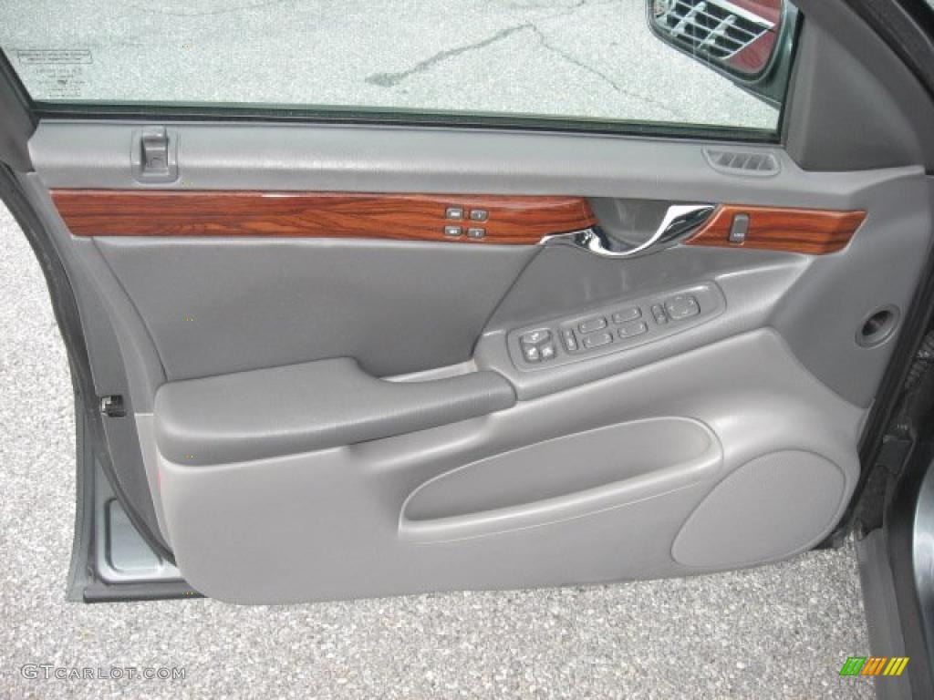 2004 Cadillac DeVille Sedan Dark Gray Door Panel Photo #40676566