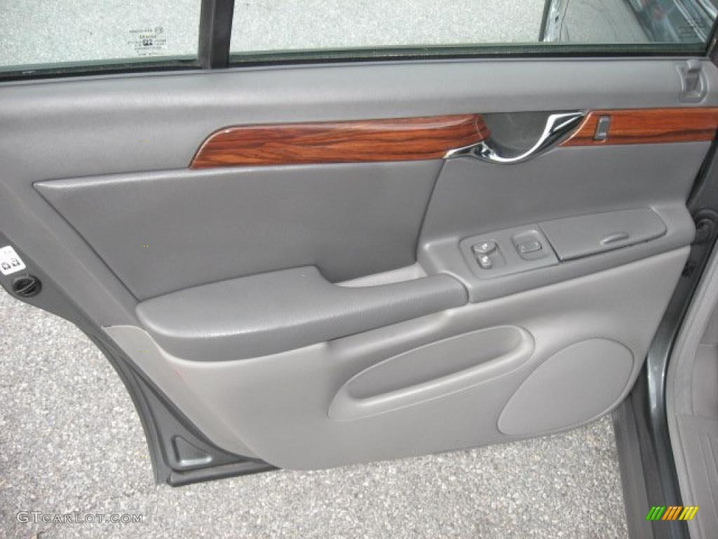 2004 Cadillac DeVille Sedan Dark Gray Door Panel Photo #40676622
