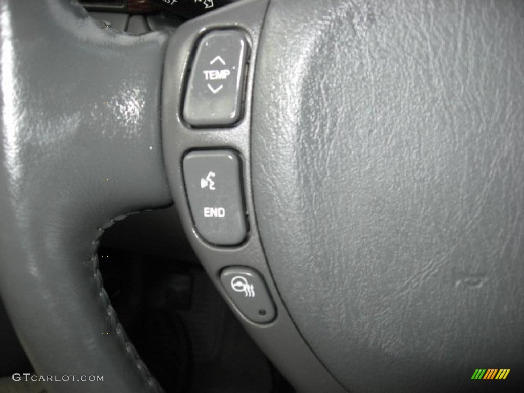 2004 Cadillac DeVille Sedan Controls Photo #40676710