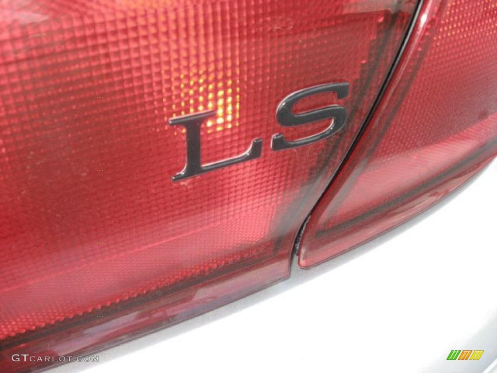 2004 Buick Regal LS Marks and Logos Photo #40677678