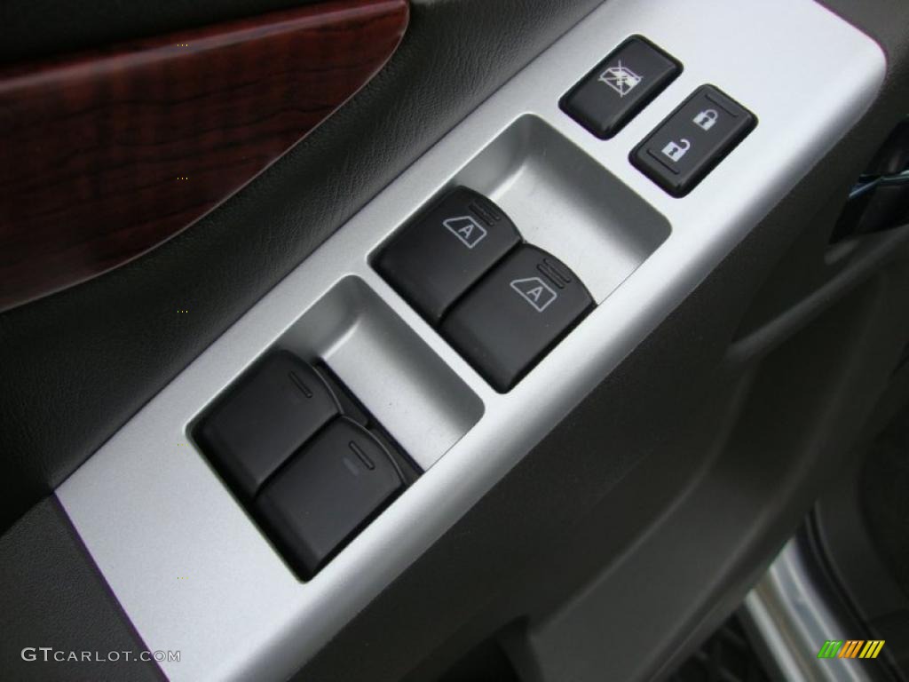 2008 Nissan Pathfinder LE V8 4x4 Controls Photo #40679014