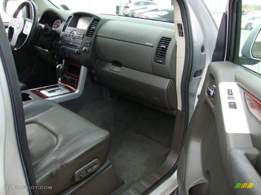 Graphite Interior 2008 Nissan Pathfinder LE V8 4x4 Photo #40679094