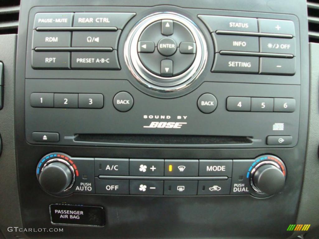 2008 Nissan Pathfinder LE V8 4x4 Controls Photo #40679526