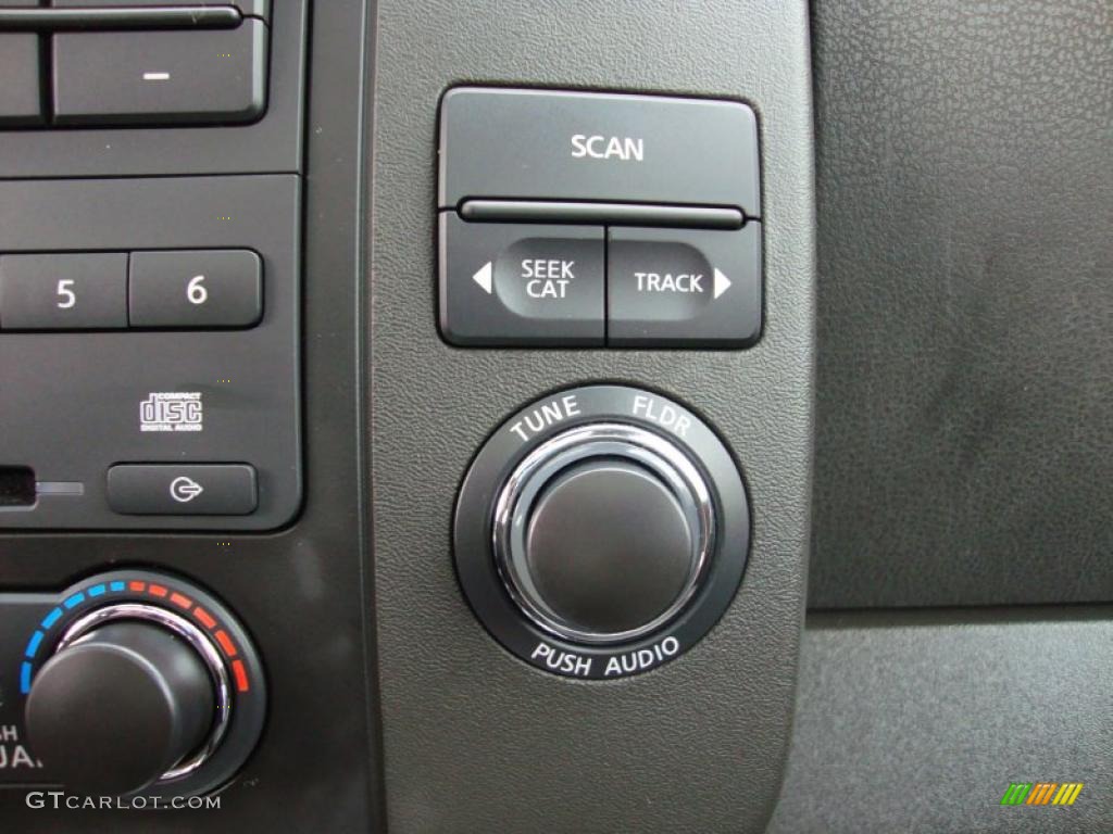 2008 Nissan Pathfinder LE V8 4x4 Controls Photo #40679558