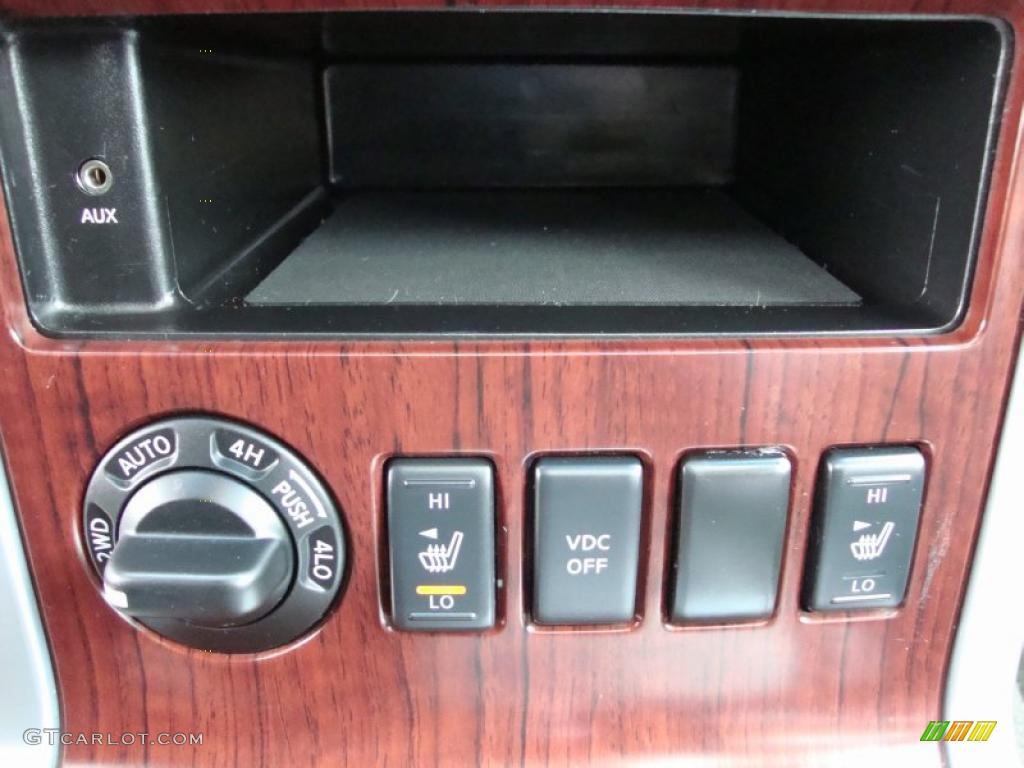 2008 Nissan Pathfinder LE V8 4x4 Controls Photo #40679570