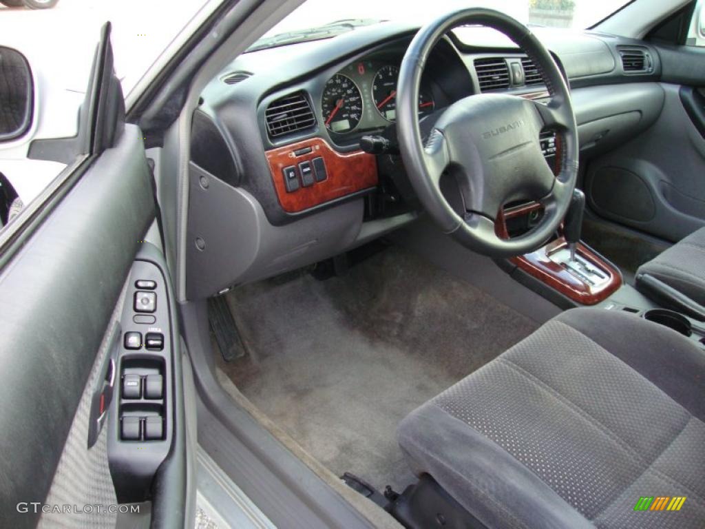 Gray Moquette Interior 2004 Subaru Legacy L Wagon Photo #40682170