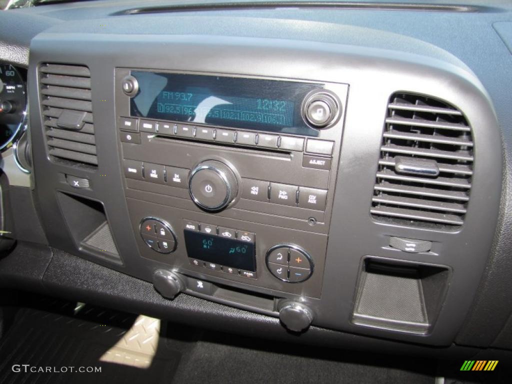 2008 Chevrolet Silverado 1500 LT Crew Cab Controls Photo #40682566