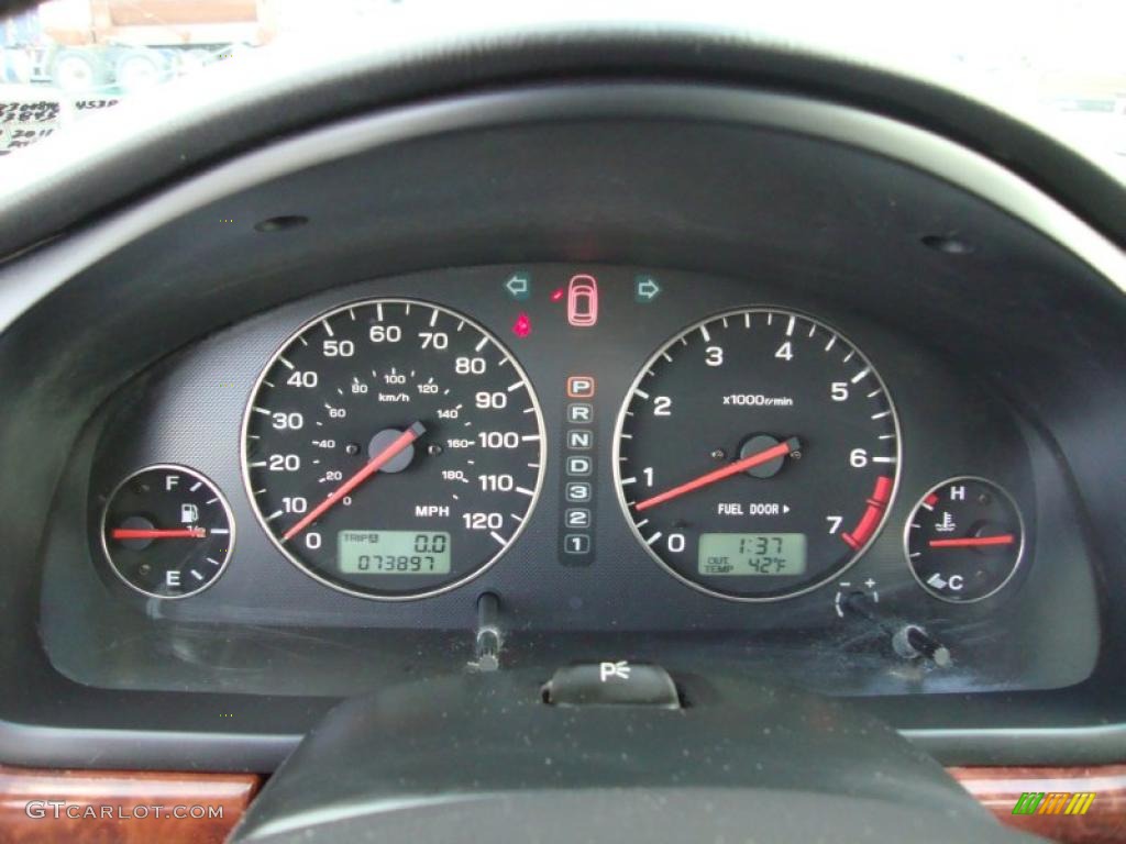 2004 Subaru Legacy L Wagon Gauges Photo #40682700