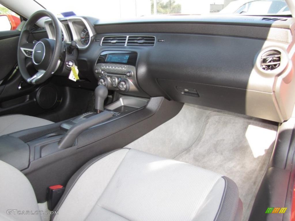 2010 Chevrolet Camaro LT Coupe Gray Dashboard Photo #40683162