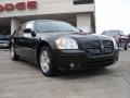 2005 Brilliant Black Crystal Pearl Dodge Magnum SXT  photo #1