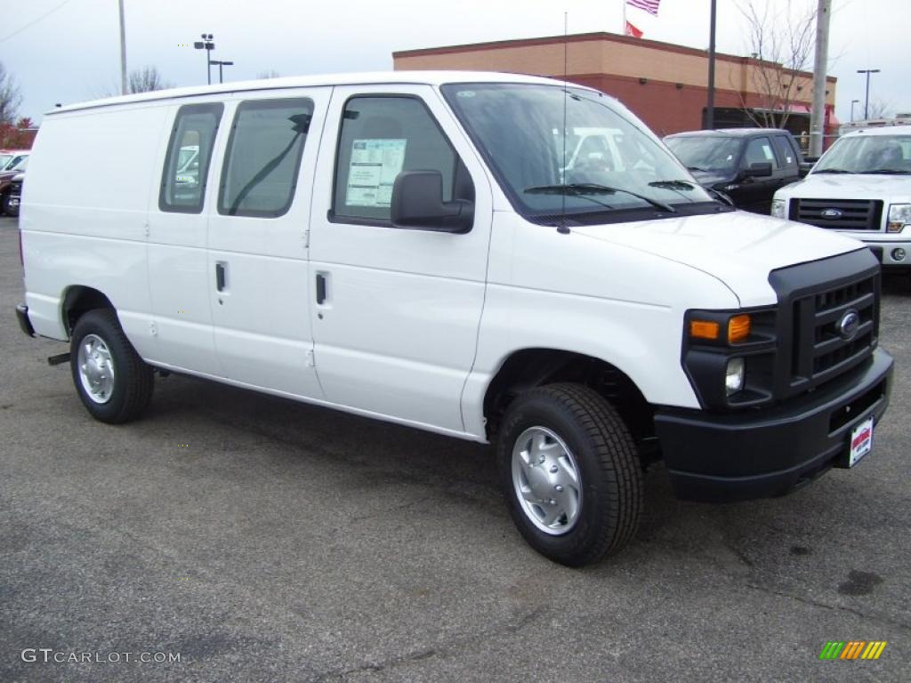 Oxford White 2011 Ford E Series Van E150 XL Cargo Exterior Photo #40686618