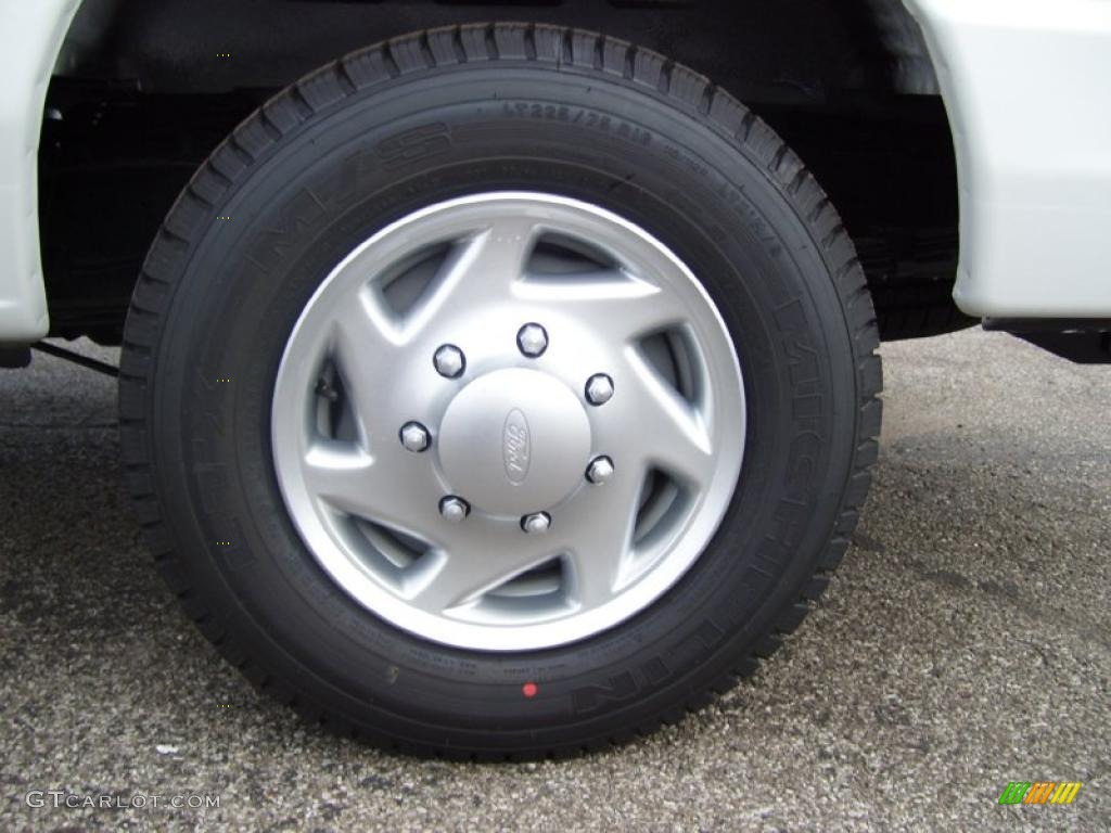 2011 Ford E Series Van E150 XL Cargo Wheel Photo #40687094