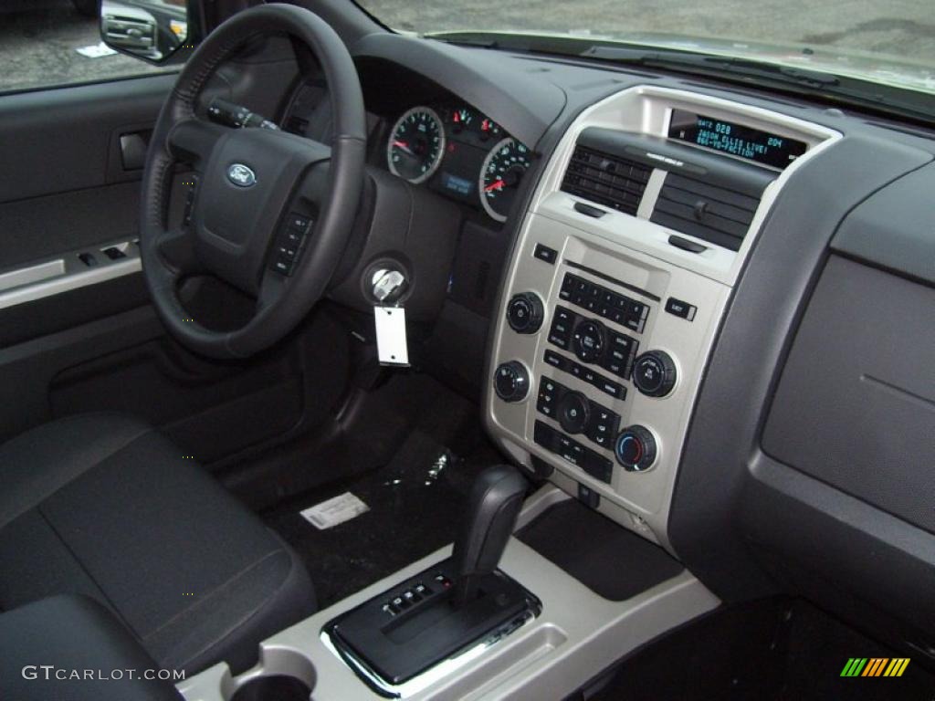 2011 Ford Escape XLT V6 4WD Charcoal Black Dashboard Photo #40689042