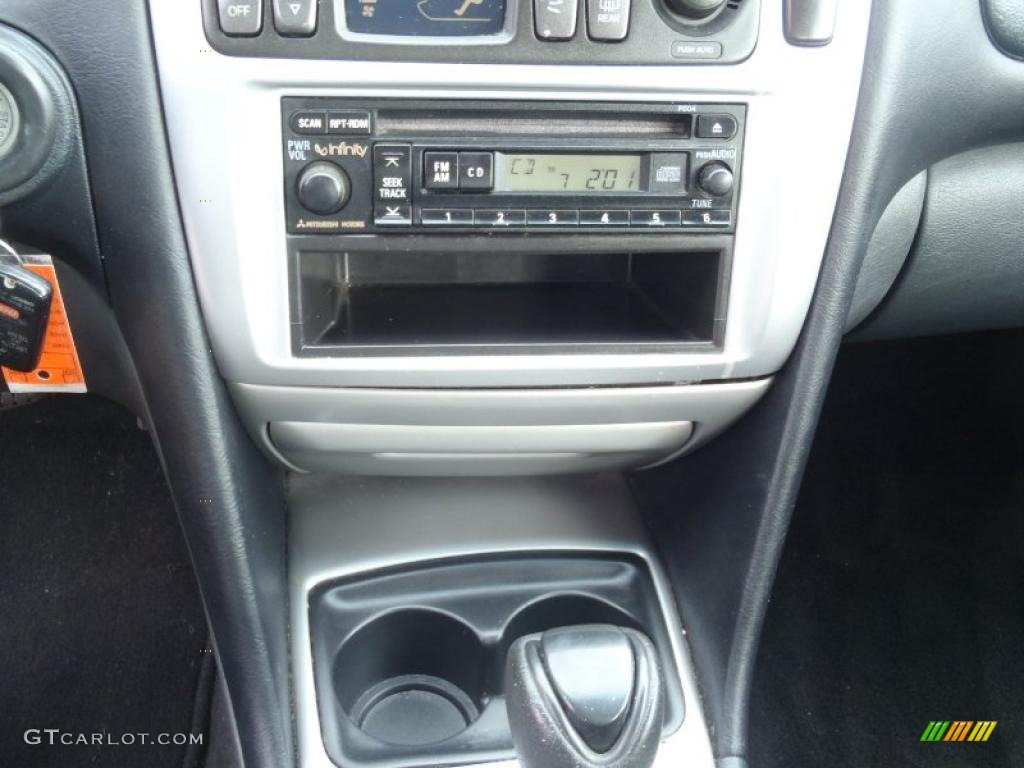 2003 Mitsubishi Diamante VR-X Sedan Controls Photo #40696810