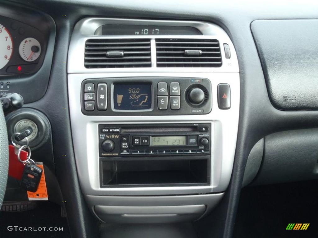 2003 Mitsubishi Diamante VR-X Sedan Controls Photo #40696834