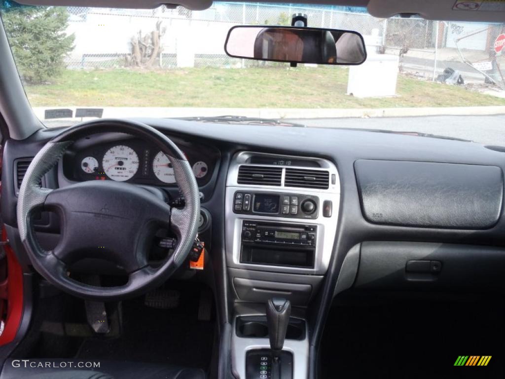 2003 Mitsubishi Diamante VR-X Sedan Gray Dashboard Photo #40696862