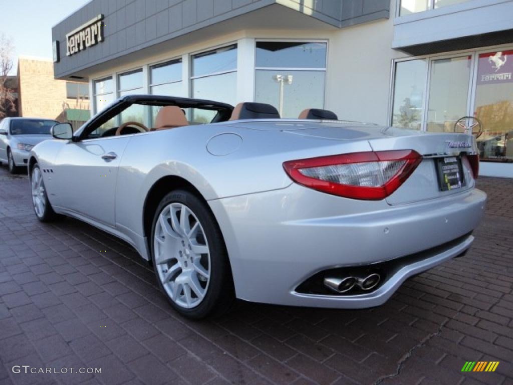 Nuovo Grigio Touring (Silver) 2011 Maserati GranTurismo Convertible GranCabrio Exterior Photo #40700477