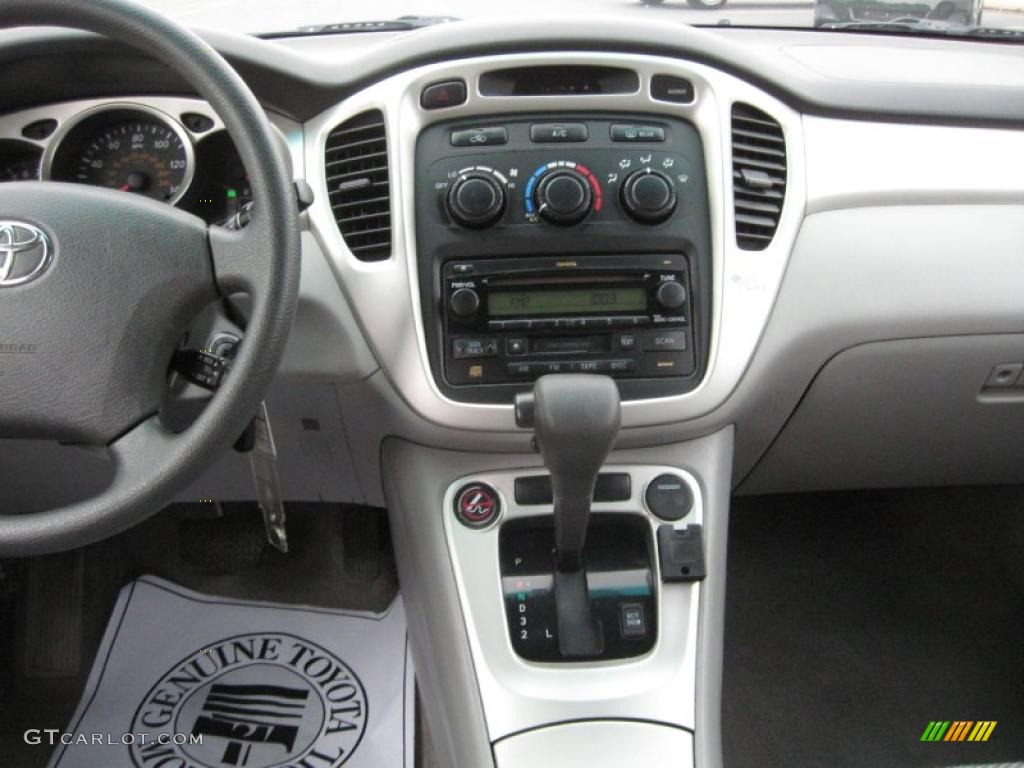 2006 Toyota Highlander V6 4WD Ash Gray Dashboard Photo #40701557