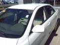 Super White - Camry LE Photo No. 21
