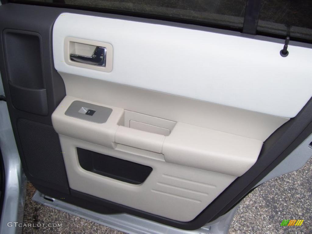 2011 Ford Flex SE Door Panel Photos