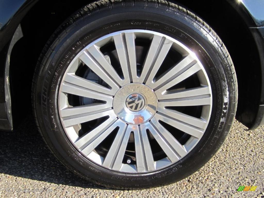 2005 Volkswagen Phaeton V8 4Motion Sedan Wheel Photo #40703381