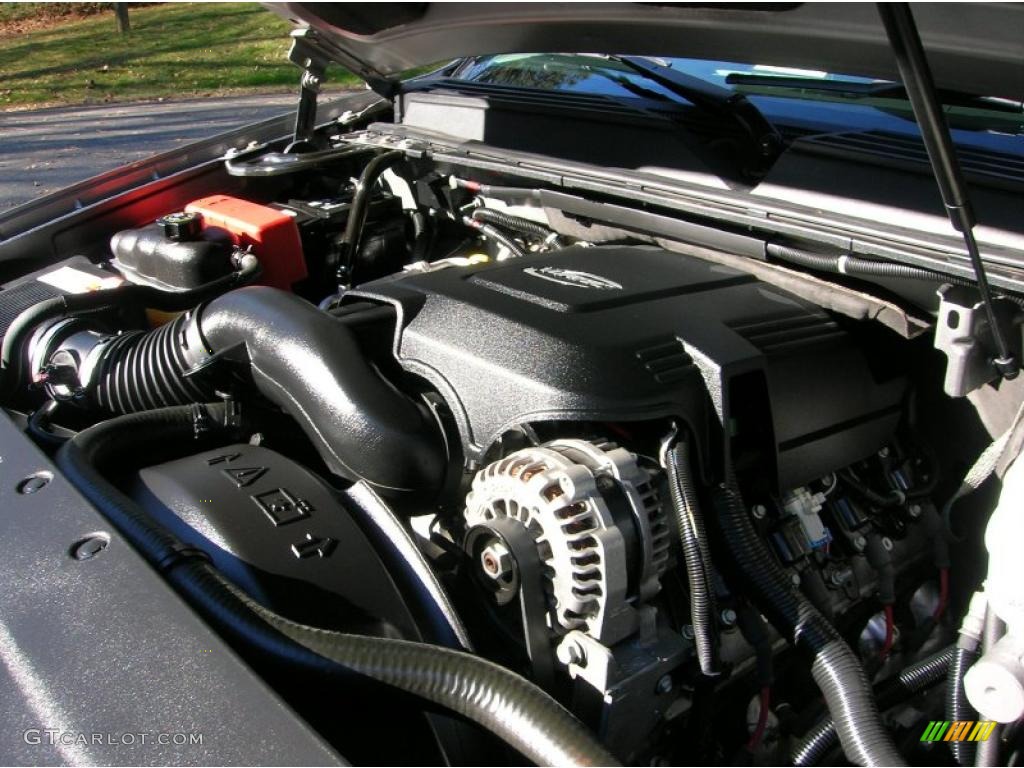 2007 Chevrolet Suburban 2500 LT 4x4 6.0 Liter OHV 16-Valve Vortec V8 Engine Photo #40703833