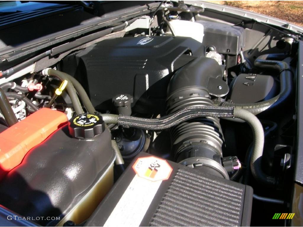 2007 Chevrolet Suburban 2500 LT 4x4 6.0 Liter OHV 16-Valve Vortec V8 Engine Photo #40703849