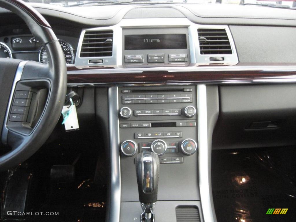 2009 Lincoln MKS Sedan Controls Photo #40704241