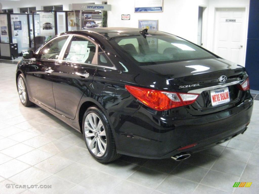 2011 Sonata SE 2.0T - Midnight Black / Black photo #8