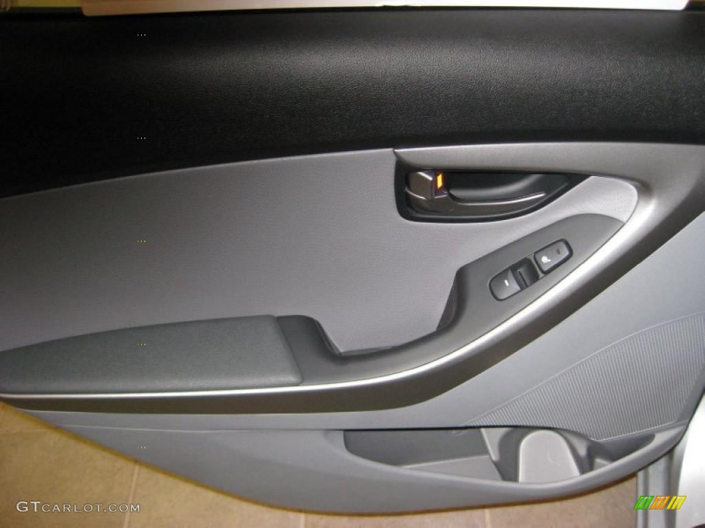 2011 Hyundai Elantra Limited Gray Door Panel Photo #40707953
