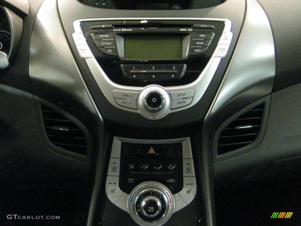 2011 Hyundai Elantra Limited Controls Photo #40708093