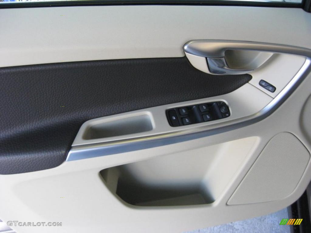 2011 Volvo XC60 T6 AWD Soft Beige/Esspresso Brown Door Panel Photo #40708301