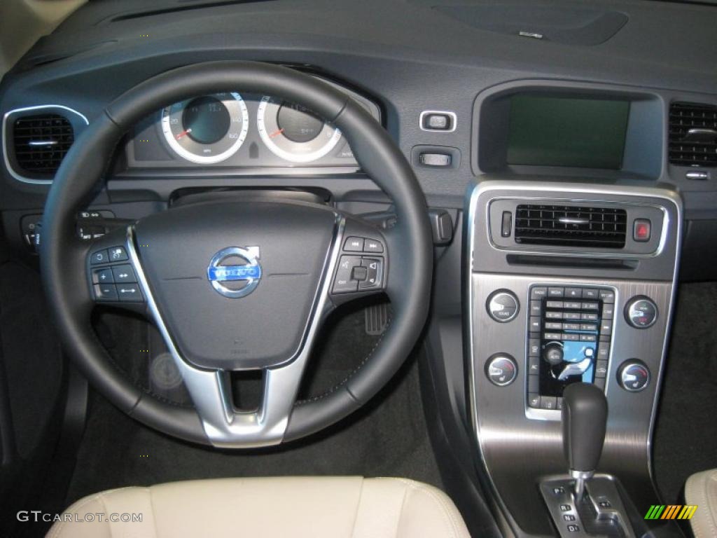 2011 Volvo S60 T6 AWD Soft Beige/Off Black Dashboard Photo #40708829