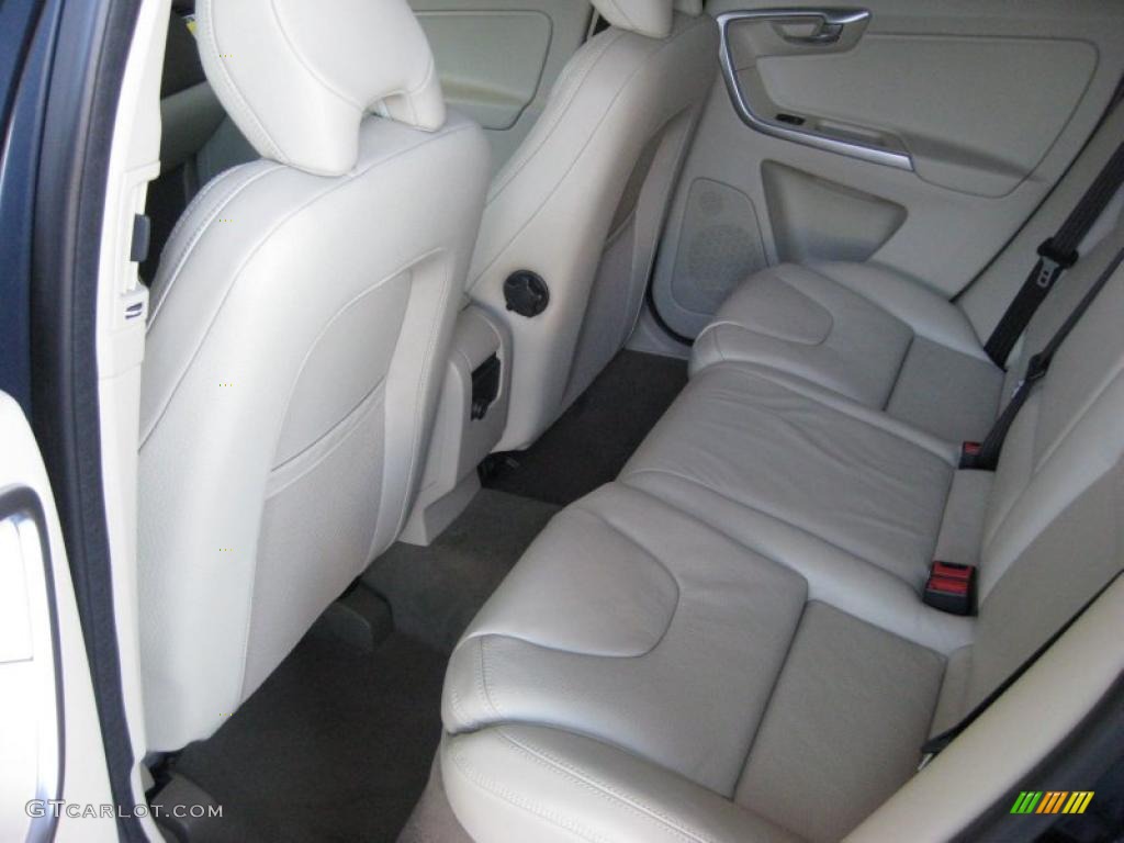 Sandstone Interior 2010 Volvo XC60 T6 AWD Photo #40709065
