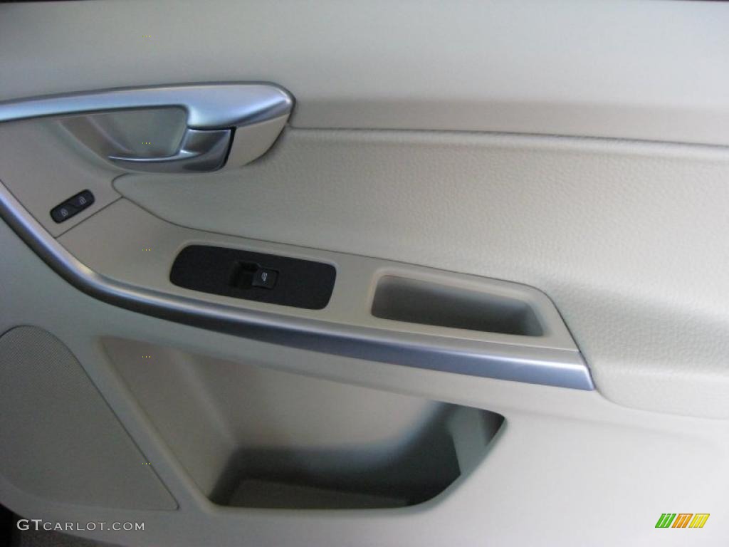 2010 Volvo XC60 T6 AWD Sandstone Door Panel Photo #40709129
