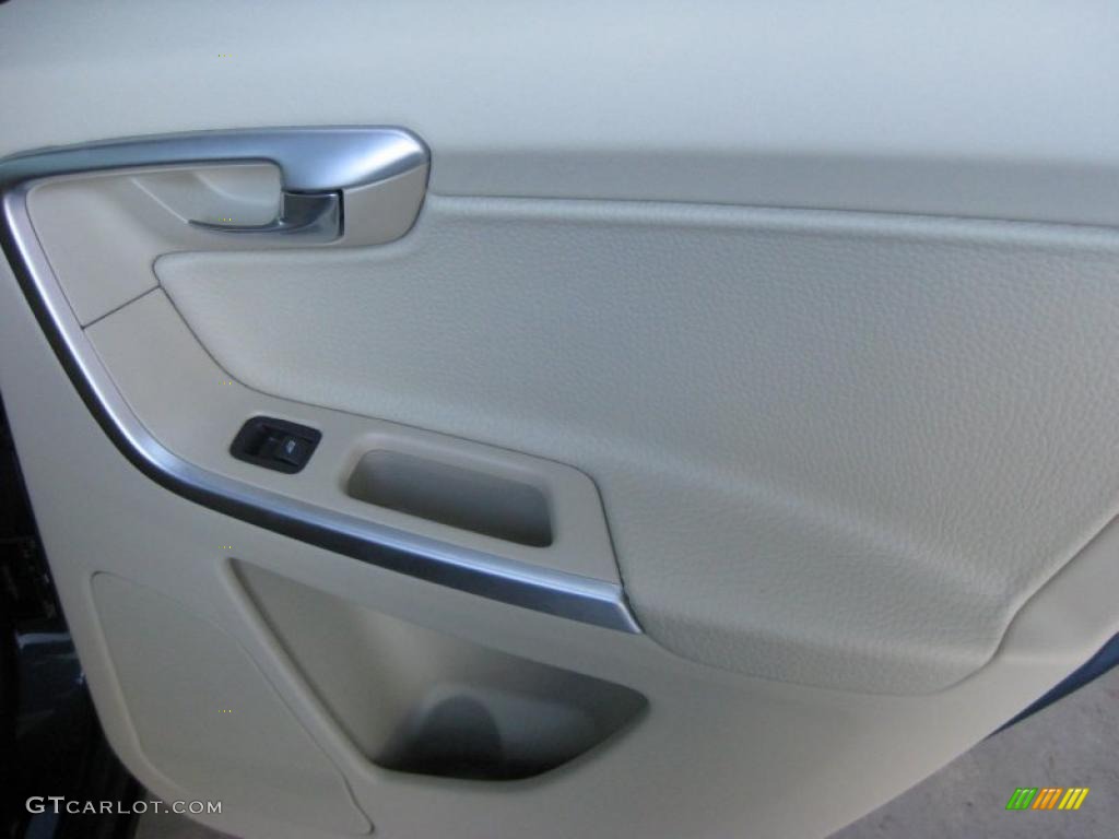 2010 Volvo XC60 T6 AWD Sandstone Door Panel Photo #40709165