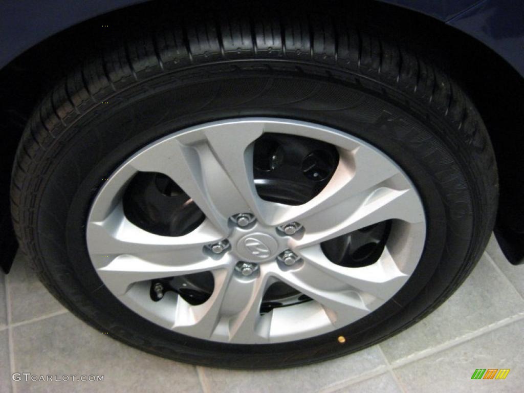 2011 Hyundai Tucson GL Wheel Photo #40709361