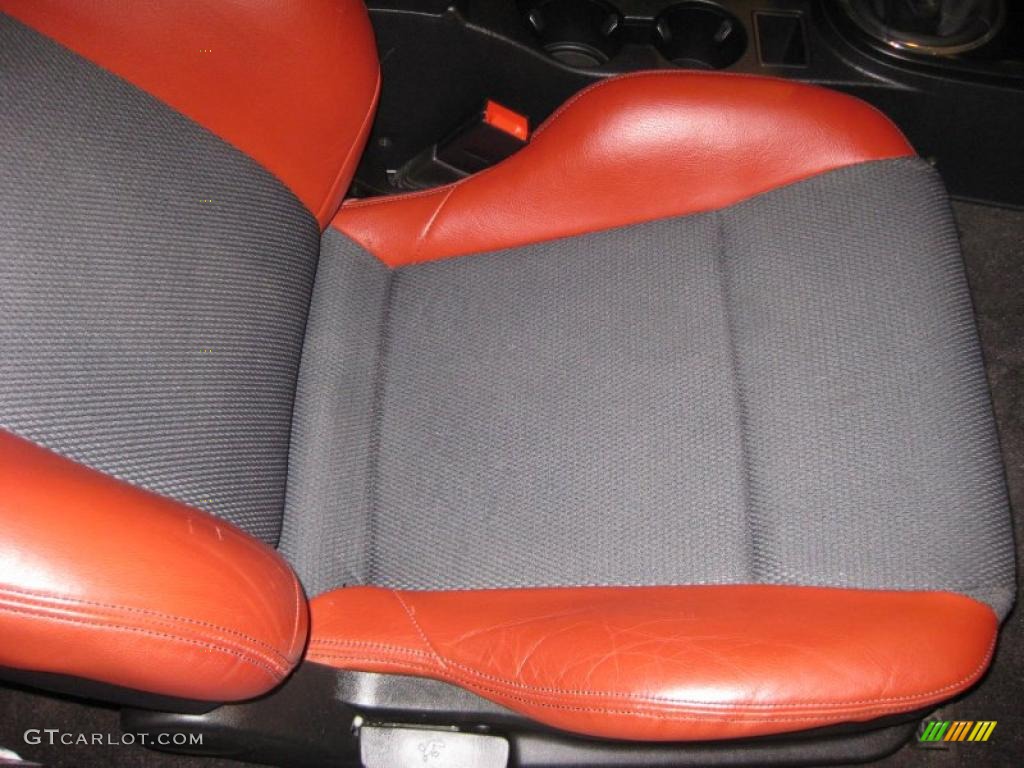 Black/Red Interior 2007 Hyundai Tiburon SE Photo #40709629