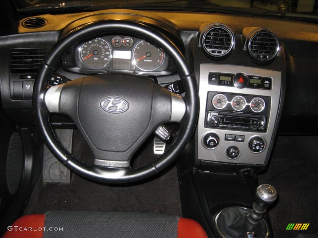 2007 Hyundai Tiburon SE Black/Red Dashboard Photo #40709637