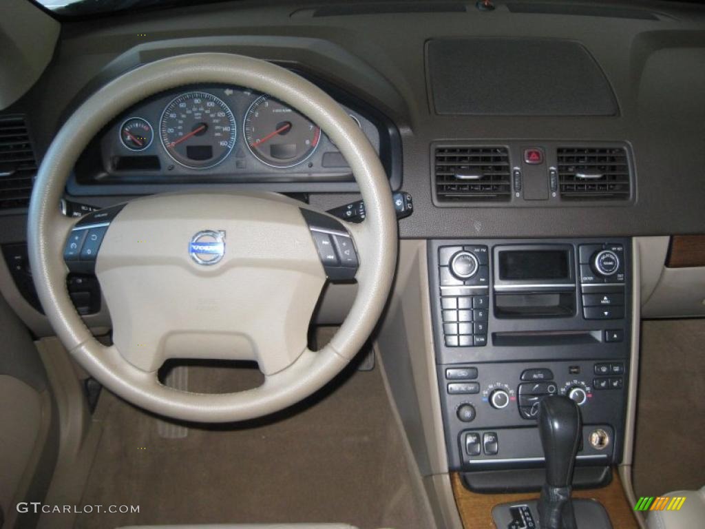 2007 Volvo XC90 3.2 AWD Taupe Dashboard Photo #40709737