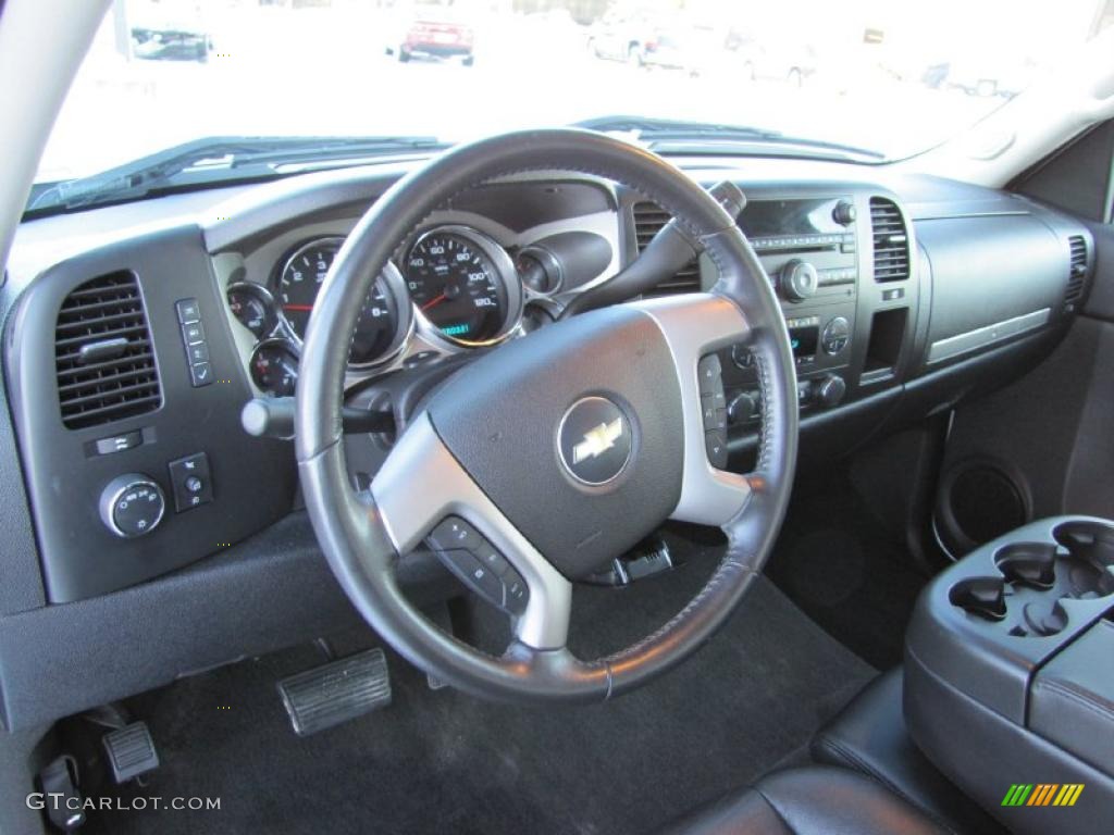 2007 Chevrolet Silverado 1500 LT Crew Cab 4x4 Ebony Black Dashboard Photo #40711738