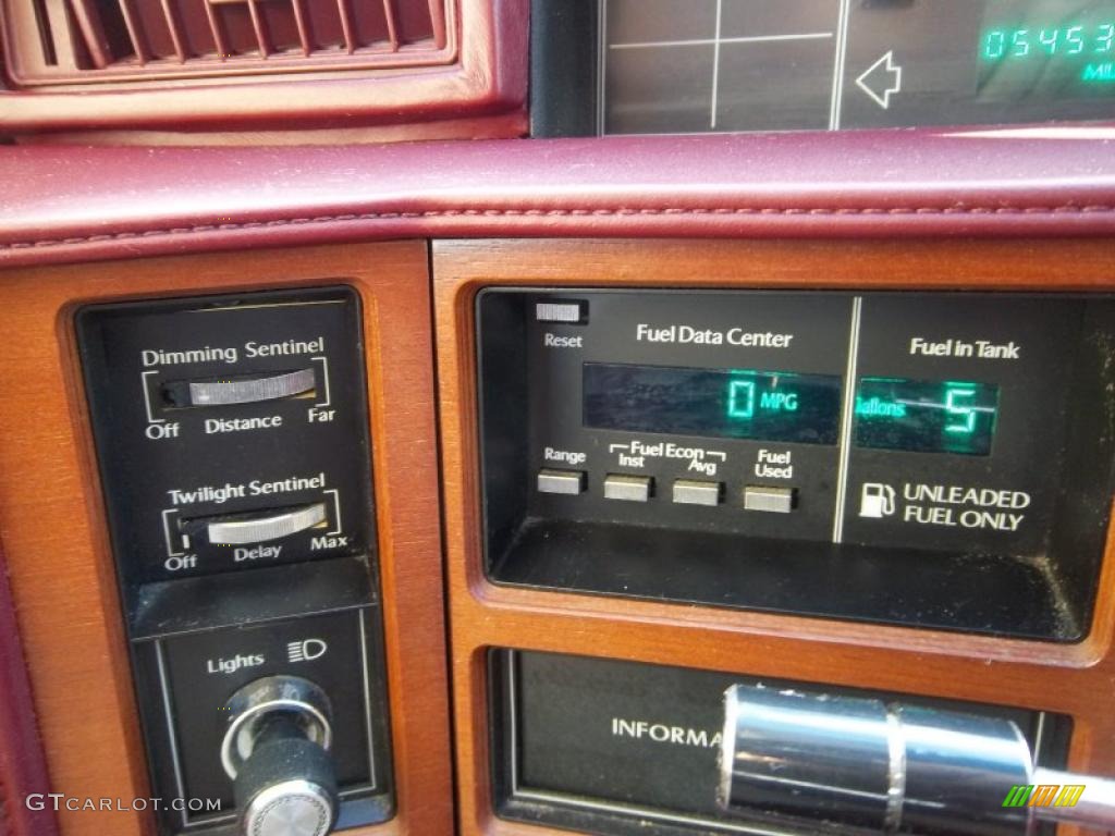 1987 Cadillac Fleetwood D'Elegance Controls Photo #40714058