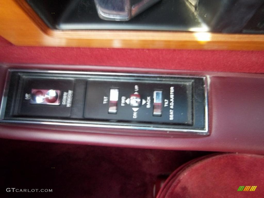 1987 Cadillac Fleetwood D'Elegance Controls Photo #40714130